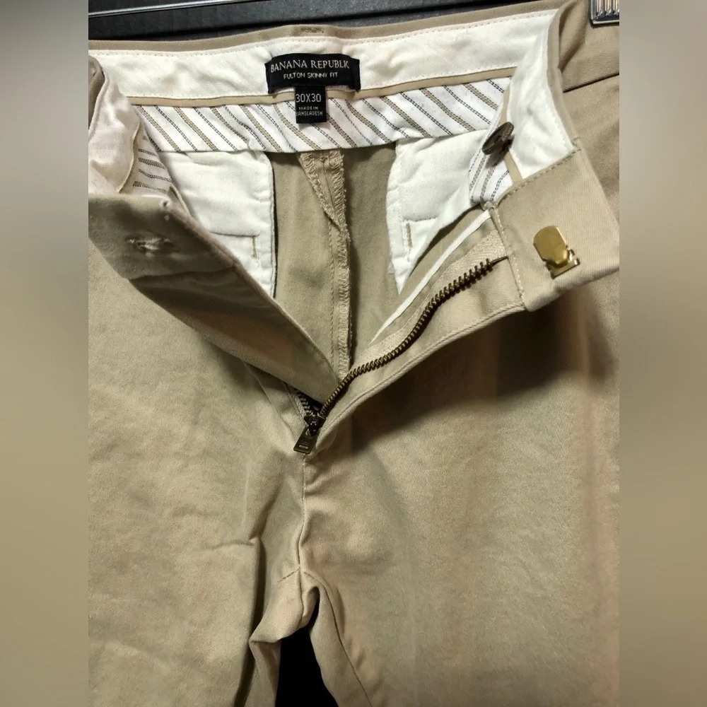 🪽Banana Republic Khaki Fulton Skinny Fit pants